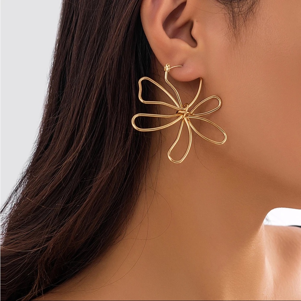 🎉Unique floral geometric earrings offer a modern twist on classic designs - Picture 3 of 12